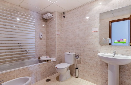 Santa Pola Hotel | Relax at Hotel Gran Playa: Rated 8.6 with Amazing Amenities