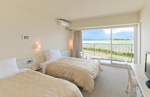 Tomigusuku Hotel | Discover Hotel Gran View Garden Okinawa with Pool & Hot Tub
