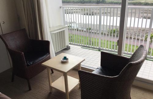 Tomigusuku Hotel | Discover Hotel Gran View Garden Okinawa with Pool & Hot Tub