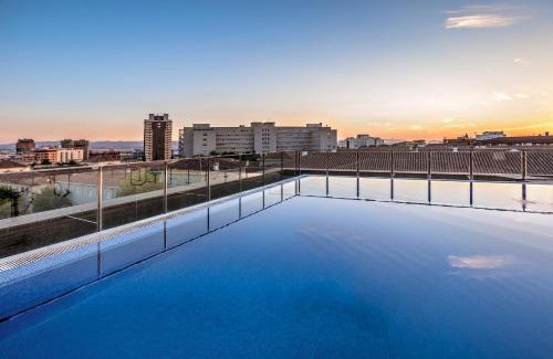 Beiro Hotel | Relax at Hotel Granada: 4-Star Stay with Pool & Pets Welcome