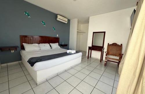 Santa Cruz Hotel | Oceanfront Hotel Grand Bahía Los Cocos with Pool Access