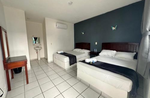 Santa Cruz Hotel | Oceanfront Hotel Grand Bahía Los Cocos with Pool Access