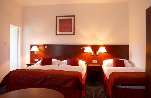 Revnice Hotel | Top-Rated Hotel Grand: Family-Friendly with Great Dining
