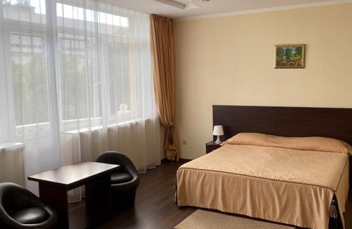 Lazarevskoye Hotel | Discover Hotel Grand Elite: Ocean View & Private Beach