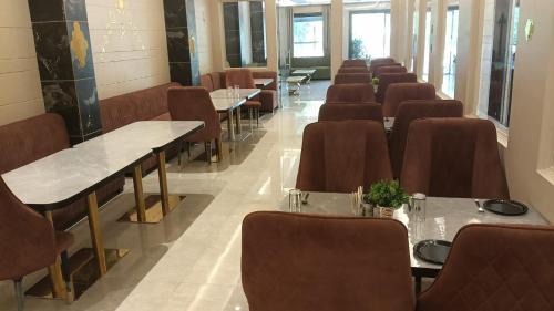Rakabganj Hotel | Hotel Grand Empire, Banquet, Swimming Pool with Taj View