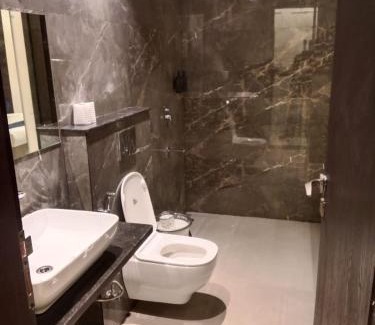 Rakabganj Hotel | Hotel Grand Empire, Banquet, Swimming Pool with Taj View