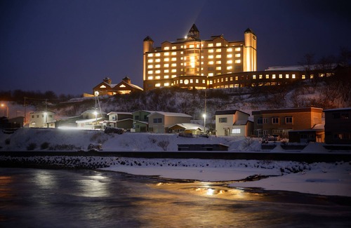 Ajigasawa Hotel | Discover Hotel Grand Mer Sankaiso: Spa & Family-Friendly Stay