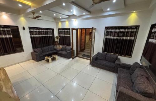 Ellora Hotel | Comfortable Stay at Hotel Great Annapurna with Kitchen