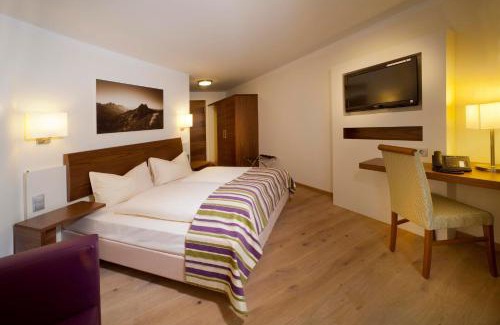 Marktoberdorf Hotel | Discover Hotel Greinwald: Pet-Friendly Retreat with Spa