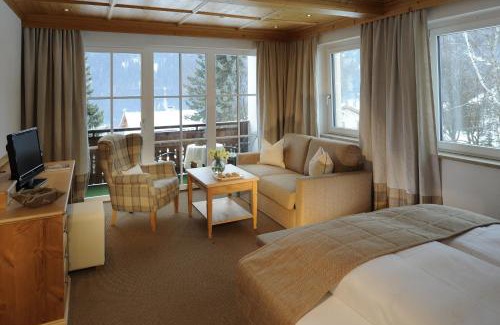 Pettneu am Arlberg Hotel | Experience Oceanfront Bliss at Hotel Gridlon - 4 Stars