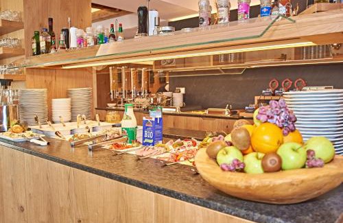 Mitterbach Hotel | Discover Hotel Grünberger Superior with Oceanfront Pool Access