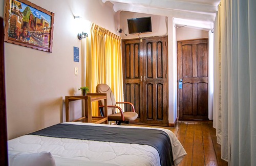 Cusco Historic Center Hotel | Budget-Friendly Comfort at Hotel Guest House Wayra Cusco