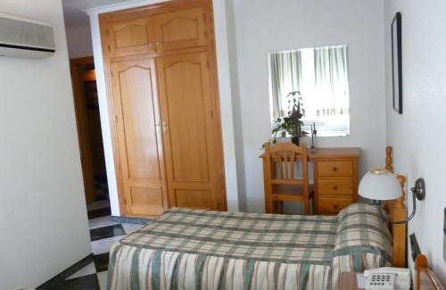 Mazarron Hotel | Oceanfront Bliss at Hotel Guillermo II with Family-Friendly Perks