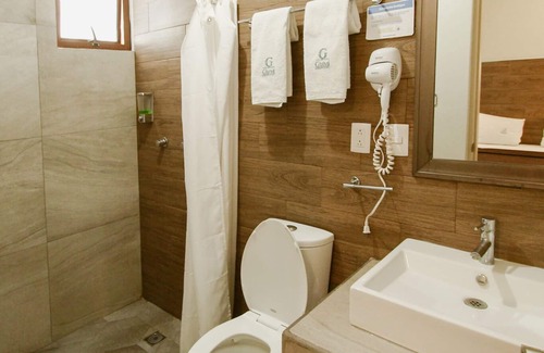San Agustin de las Juntas Hotel | Comfortable Stay at Hotel Guivá Aeropuerto with Spa & Breakfast