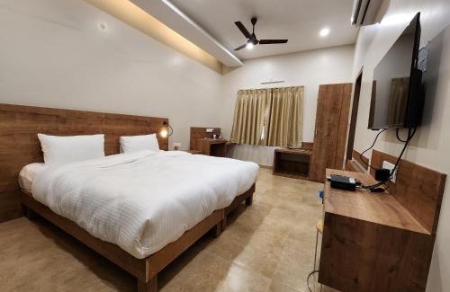 Jorhat Hotel | Budget-Friendly Stay at Hotel Gulmohar Grand with Breakfast