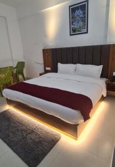 Gobind Dham Hotel | Hotel Gurudeva, Govindghat