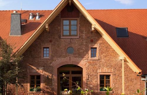 Gruendau Hotel | Discover Hotel Gut Hühnerhof: Family-Friendly Retreat