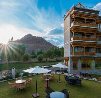 Leh Hotel | Experience Mountain Views at Hotel Gyalpo Residency in Leh
