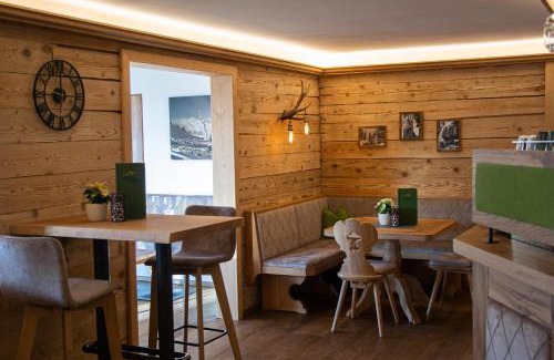 Mariapfarr Hotel | Relaxing Retreat at Hotel Häuserl im Wald with Ocean Views