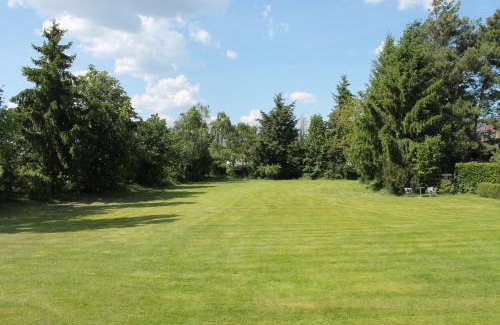 Grossgruendlach House | Welcoming Hotel Höfler B&B: Family-Friendly Getaway