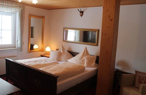 Neuglashutten Hotel | Relax at Hotel Höhengasthof Grüner Baum: Rated 9.4/10