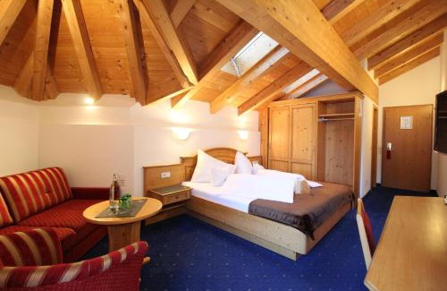 Kappl Hotel | Experience Comfort at Hotel Höllroah: 4-Star & Spa Amenities