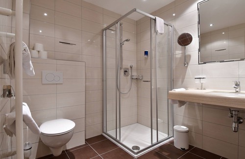 Kappl Hotel | Experience Hotel Höllroah: 4-Star Comfort with Spa & Dining