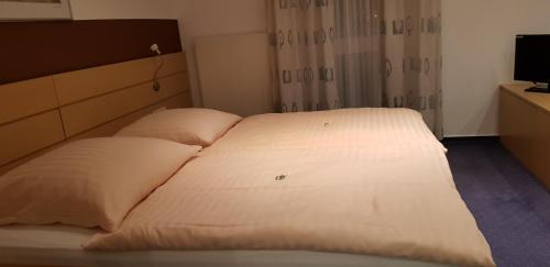 Aalen Hotel | Family-Friendly Getaway at Hotel Habana with Dining Options