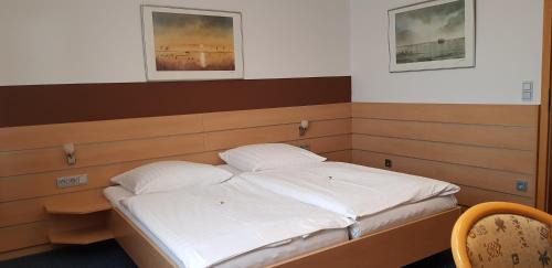Aalen Hotel | Family-Friendly Getaway at Hotel Habana with Dining Options