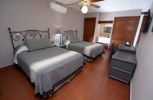 Oaxaca Hotel | Poolside Relaxation at Hotel Hacienda - Rated 8.8/10