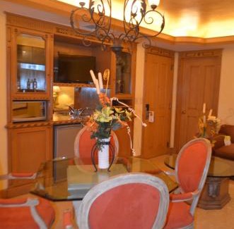 Ciudad del Carmen Hotel | Elegant Hotel Hacienda Real with Pool & Pet-Friendly Stays