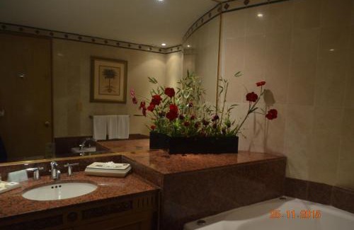 Ciudad del Carmen Hotel | Elegant Hotel Hacienda Real with Pool & Pet-Friendly Stays