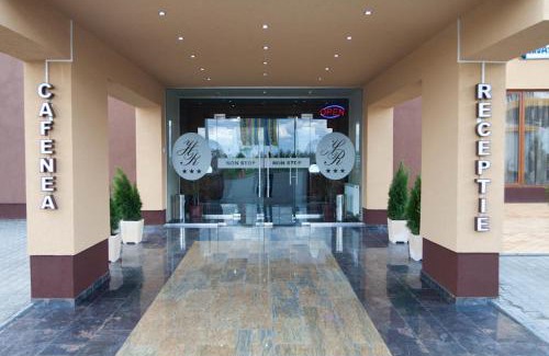 Pecica Hotel | Charming Hotel Hanul de la Rascruce: Pet Friendly Getaway