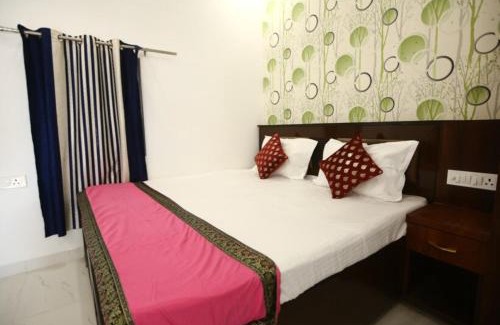 Ayodhya Hotel | Hotel Hanuman Ayodhya -Walking distance from Ram Mandir , , Fully-air-conditioned hotel with Free wifi-facility, Best Hotel Inn Ayodhya