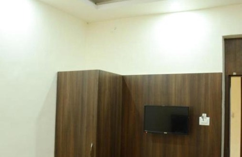 Jhansi Hotel | Budget-Friendly Stay at Hotel Hari Palace Jhansi