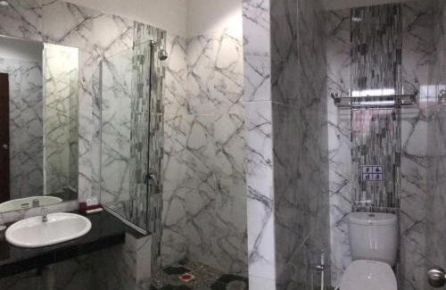 Pontianak Hotel | Budget-Friendly Hotel Harmony In & Karaoke with Family Amenities