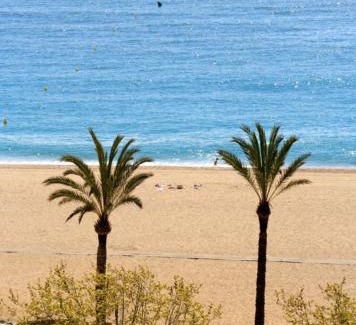 Calella Hotel | Explore Hotel Haromar: Poolside Retreat with Ocean Views