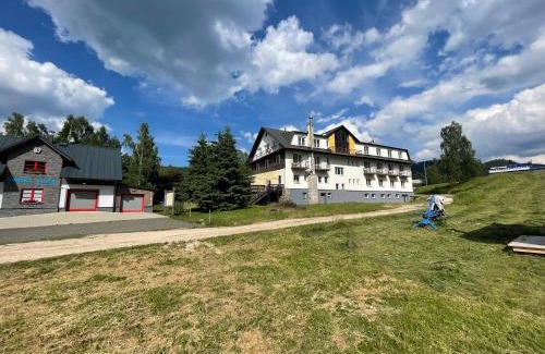 Harrachov Hotel | Pet-Friendly Retreat at Hotel Harrachov Inn for Families