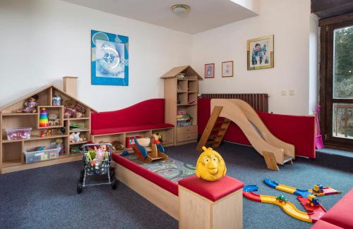 Harrachov Hotel | Pet-Friendly Retreat at Hotel Harrachov Inn for Families