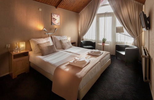 Buinen Hotel | Discover Hotel Hartlief: Pool, Spa & Family-Friendly Fun