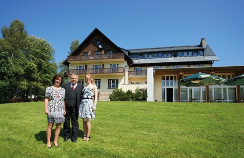 Schoeneck Hotel | Pet-Friendly Retreat at Hotel Haus am Ahorn - Rated 8.2/10