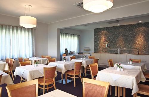 Olbersdorf Hotel | Exceptional Hotel Haus am See: Oceanfront with Hot Tub