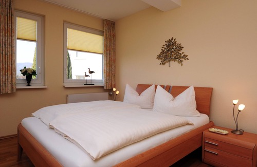 Bad Driburg House | Discover Hotel Haus Am Steinberg: Spa & Family-Friendly Stays