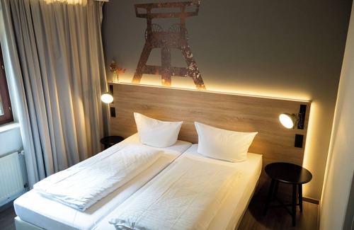 Witten Hotel | Outstanding Hotel Haus Hohenstein: Family-Friendly Stay!