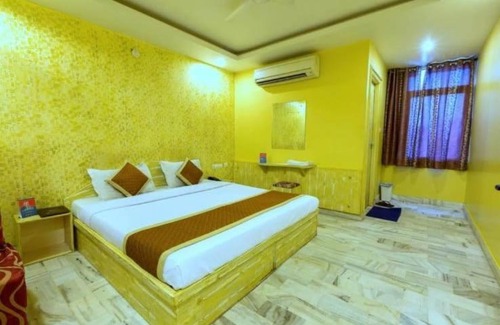 Sindhi Camp Hotel | Budget-Friendly Hotel Hayat Residency with Family Amenities