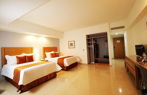 Cordoba Hotel | Discover Hotel HB Córdoba: Rated 9.2 with Pool & Spa