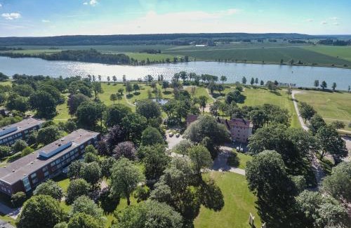 Vanersborg Hotel | Pet-Friendly Retreat at Hotel Hehrne Kök & Konferens