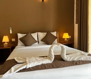 Mihintale Hotel | Discover Hotel Heladiv: Family-Friendly with Pool & Dining