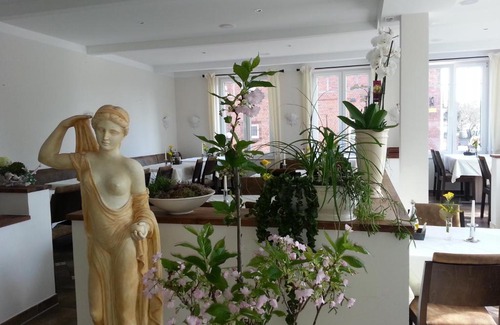 Neu Wulmstorf Hotel | Welcoming Hotel Helena: Family-Friendly & Accessible Stays