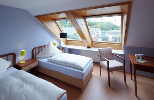 Helgoland Hotel | Discover Hotel Helgoländer Klassik: Family-Friendly Retreat